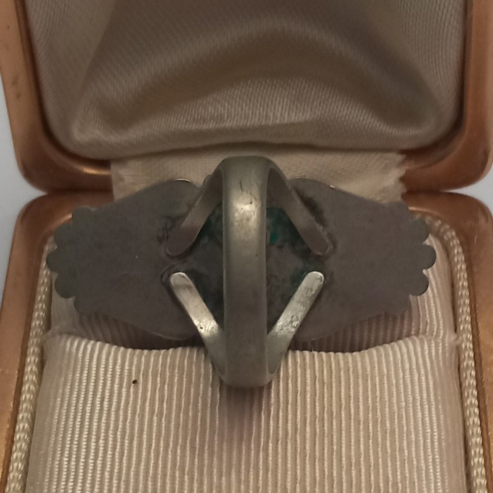 Antique Navajo Silver Ring with Long Turquoise Gemstone - Picture 2 of 6